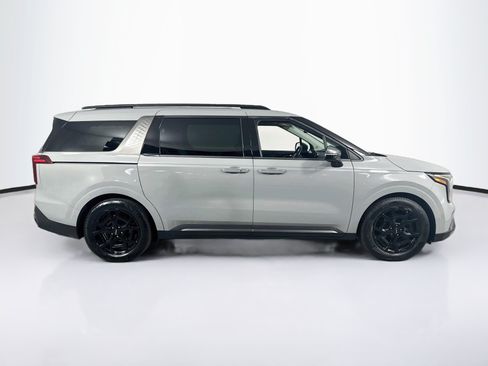 Used 2025 Kia Carnival SX Prestige FWD image 4