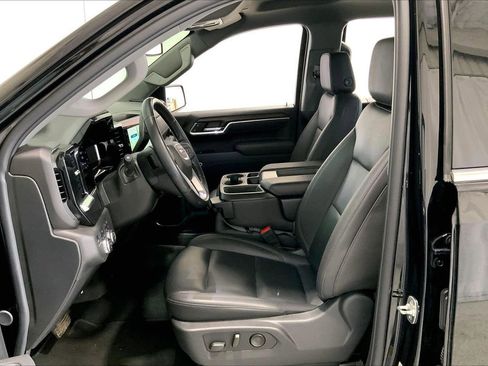 Used 2025 GMC Sierra 1500 SLT image 15