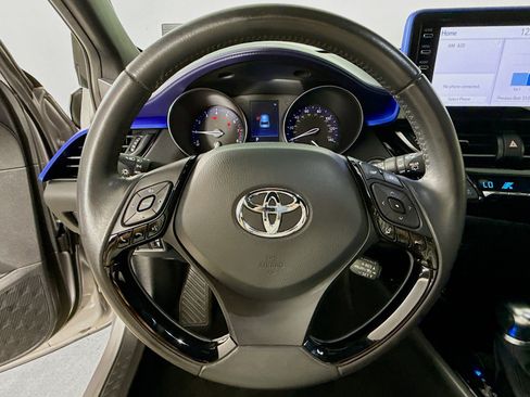 Used 2020 Toyota C-HR XLE image 11