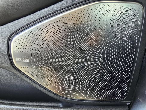 Used 2017 Genesis G90 5.0 Ultimate RWD image 28