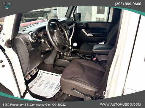 Used 2016 Jeep Wrangler Unlimited Sahara AWD/4WD image 8