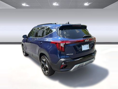 Used 2024 Kia Seltos EX FWD image 3