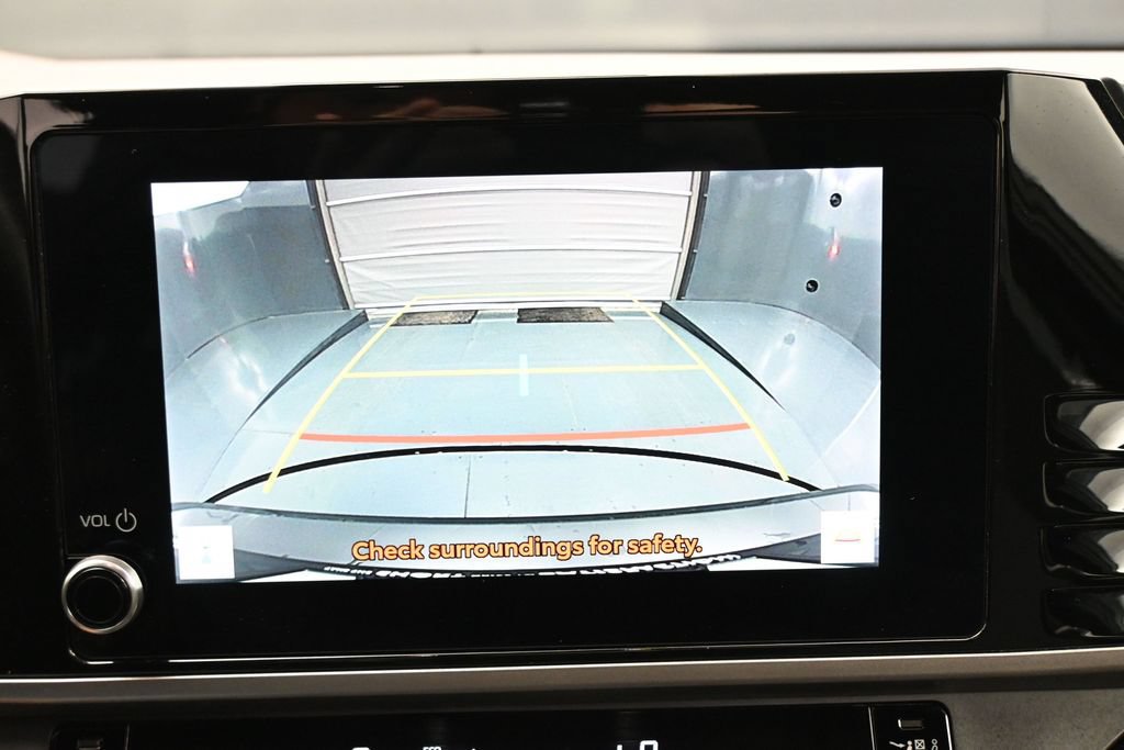 Used 2025 Toyota Camry SE FWD image 24