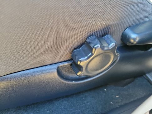 Used 2017 Toyota Tacoma TRD Off-Road w/ Tow Package image 15