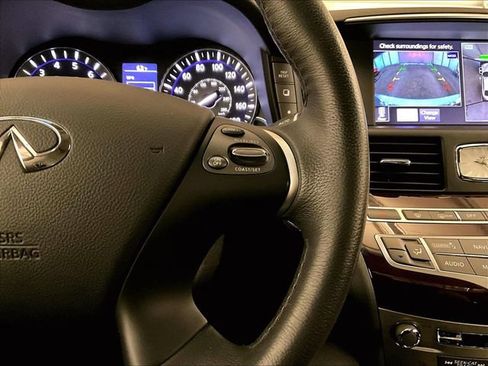 Used 2019 INFINITI Q70 L 3.7 AWD/4WD image 18
