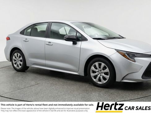 Used 2025 Toyota Corolla LE image 1