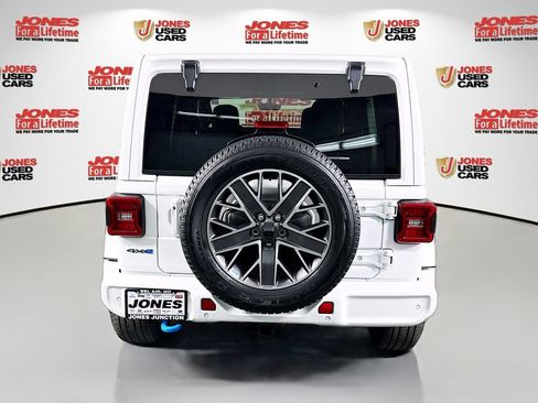 Used 2023 Jeep Wrangler Unlimited Sahara image 16