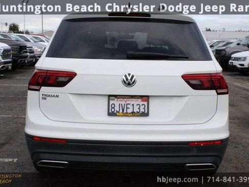 Used 2019 Volkswagen Tiguan SE w/ Panoramic Sunroof Package image 4