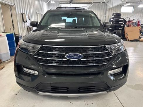 Used 2022 Ford Explorer XLT w/ Equipment Group 202A AWD/4WD image 41