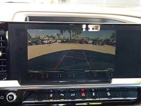 Certified 2025 GMC Sierra 2500 SLT image 17