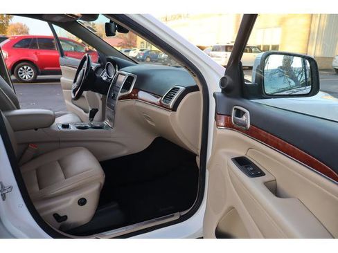 Used 2013 Jeep Grand Cherokee Limited w/ Trailer Tow Group image 18