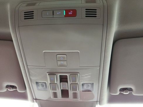 Used 2022 Volkswagen Tiguan SE w/ Panoramic Sunroof Package image 71