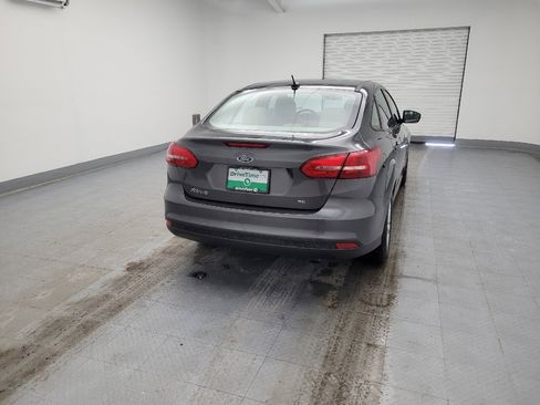 Used 2016 Ford Focus SE w/ SE Cold Weather Package image 7