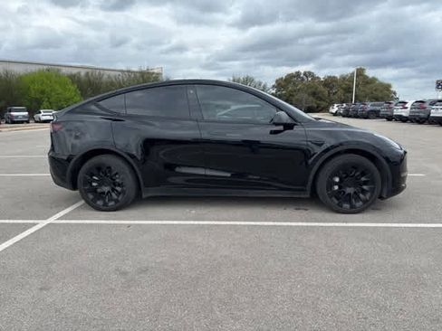 Used 2023 Tesla Model Y Long Range image 6