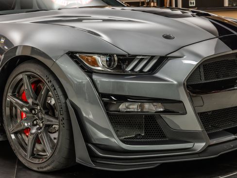 Used 2022 Ford Mustang Shelby GT500 w/ Carbon Fiber Track Pack RWD image 19