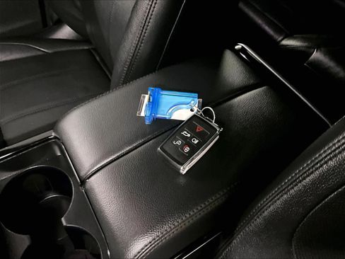 Used 2023 Land Rover Range Rover Evoque SE image 30