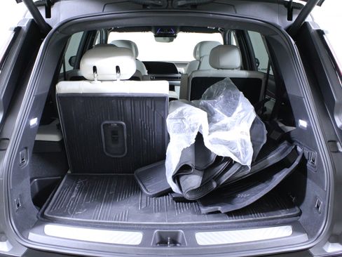 Used 2026 Cadillac Vistiq Sport image 11