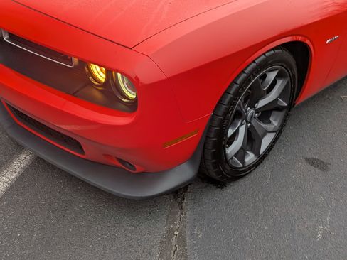 Used 2019 Dodge Challenger R/T image 11