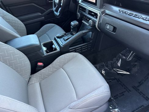 Certified 2024 Toyota Tacoma SR5 AWD/4WD image 15