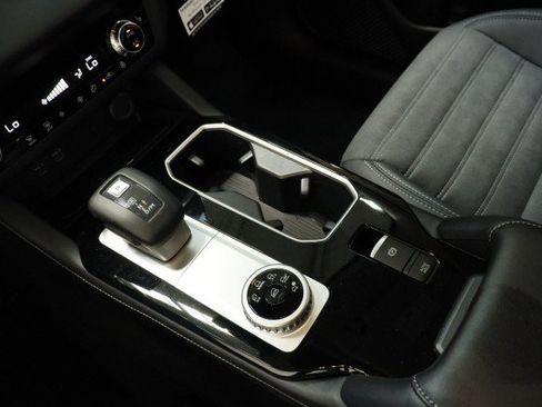 New 2026 Mitsubishi Outlander SE FWD image 14