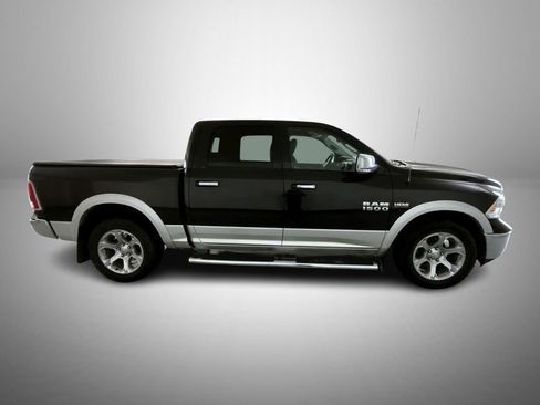 Used 2017 RAM 1500 Laramie w/ Convenience Group image 4