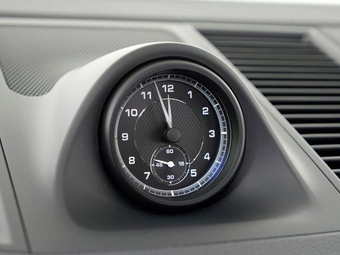 New 2026 Porsche Macan image 23