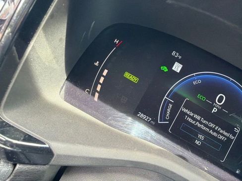Used 2025 Toyota Camry SE FWD image 13