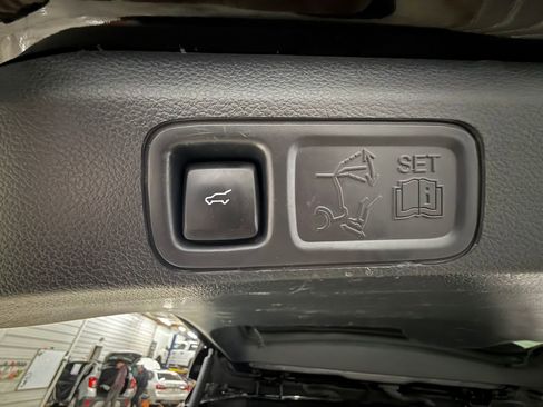 Used 2022 Ford Expedition Max Limited image 29