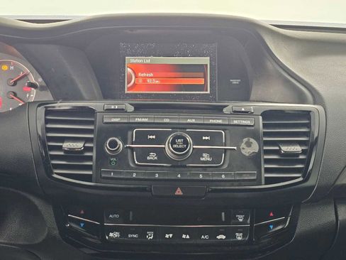 Used 2017 Honda Accord Sport image 25