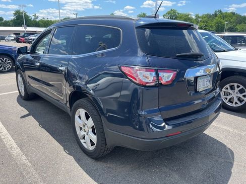 Used 2016 Chevrolet Traverse LT w/ Style and Technology Package FWD image 3