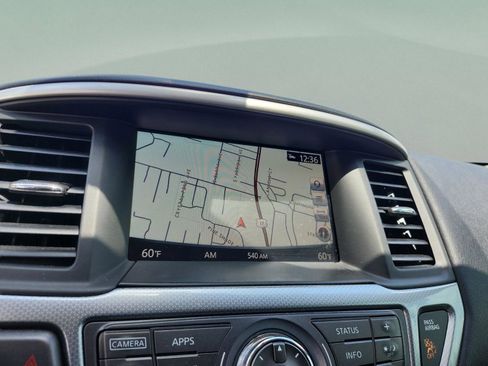 Used 2017 Nissan Pathfinder SL w/ SL Tech Package FWD image 22