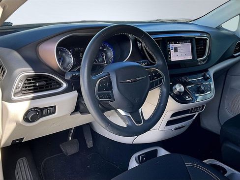 Certified 2023 Chrysler Voyager LX image 15