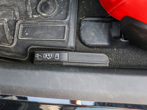 Used 2019 Chevrolet Corvette Stingray Convertible w/ 2LT Preferred Equipment Group image 45