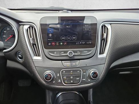 Used 2025 Chevrolet Malibu LT FWD image 12