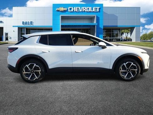 New 2026 Chevrolet Equinox EV LT image 2