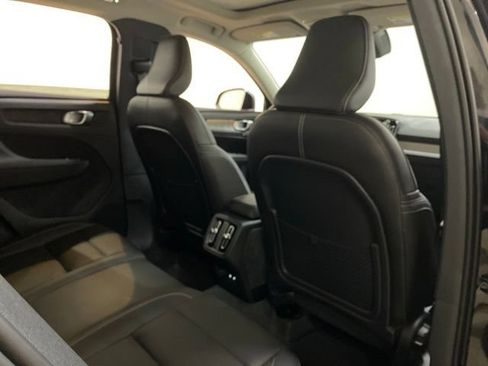 Used 2025 Volvo XC40 B5 Core AWD/4WD image 23