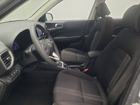 Used 2020 Hyundai Venue SEL FWD image 17