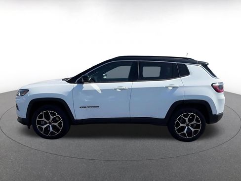Used 2025 Jeep Compass Limited AWD/4WD image 9