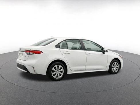 Used 2025 Toyota Corolla LE FWD image 9