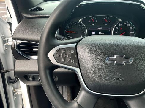 Used 2023 Chevrolet Traverse RS AWD/4WD image 11