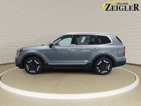 New 2025 Kia Telluride S image 8