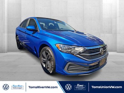 Used 2023 Volkswagen Jetta SE w/ Panoramic Sunroof Package
