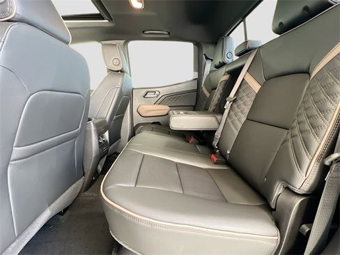New 2026 GMC Canyon Denali image 17