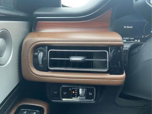 Used 2023 Lincoln Aviator Reserve w/ Equipment Group 201A AWD/4WD image 18