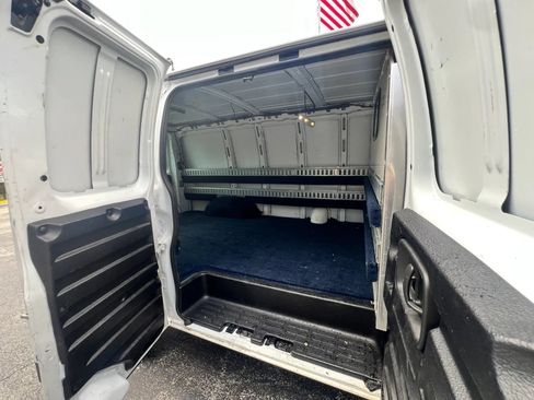 Used 2019 Chevrolet Express 2500 RWD image 11