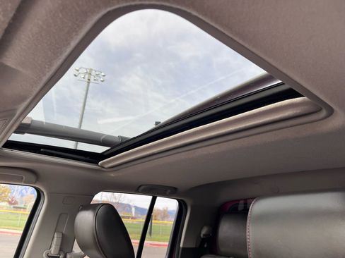 Used 2012 Nissan Frontier PRO-4X w/ Pro-4x Luxury Pkg image 15