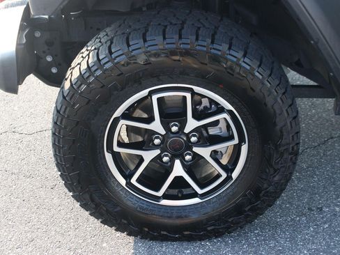 Used 2025 Jeep Gladiator Rubicon w/ Convenience Group AWD/4WD image 40