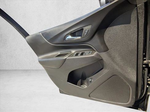 Used 2024 Chevrolet Equinox LT AWD/4WD image 16