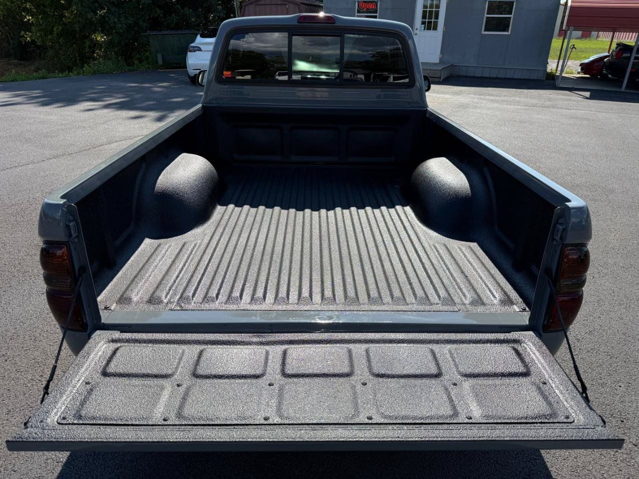 Used 2004 Toyota Tacoma 2WD Regular Cab w/ Enhancement Pkg image 9