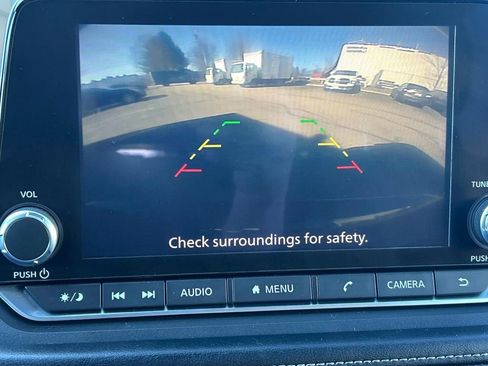 Used 2024 Nissan Rogue SV image 29